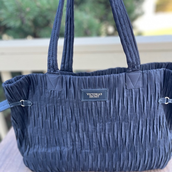 Victoria’s Secret Ruched Black Weekend Lined Tote - Picture 8 of 8